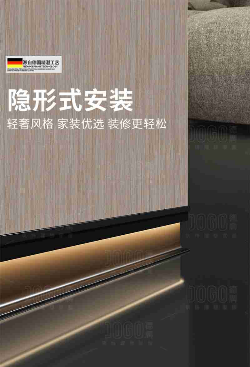 天融信科技集团副总裁、武汉研发中心总经理左世涛在座谈会上与实践团成员交流。王筝 摄
