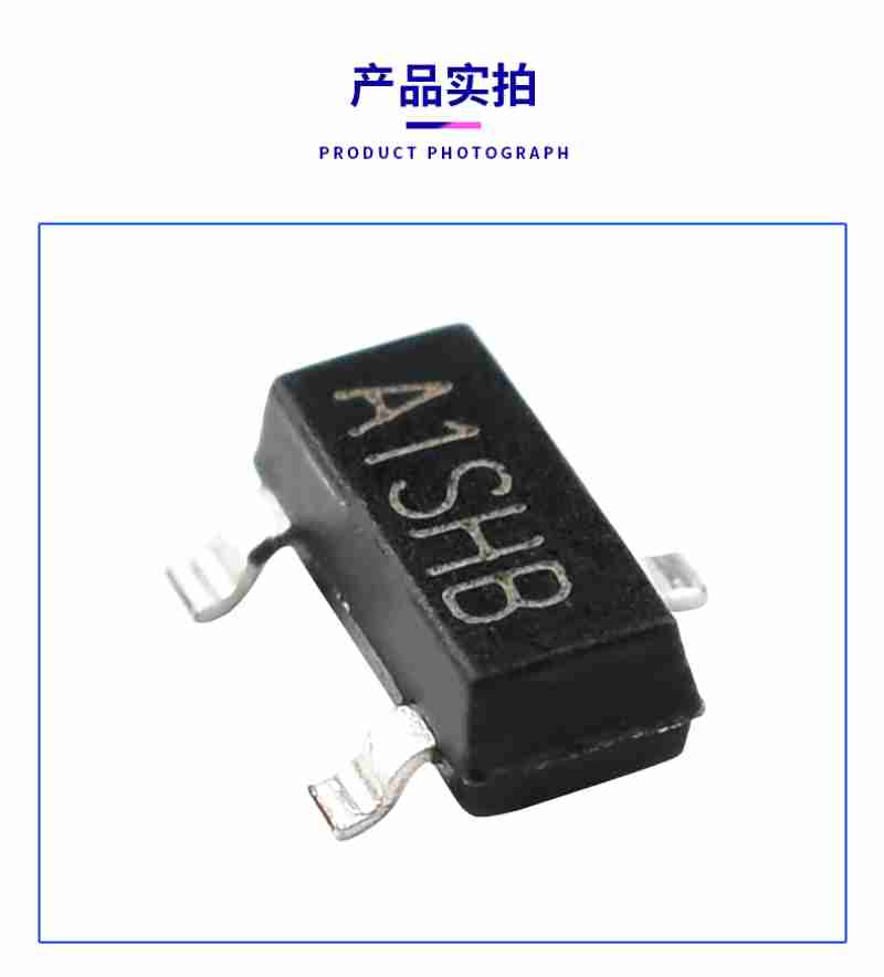图为4月11日,江俊逸在推介自己的产品。中新社记者 蒋雪林 摄